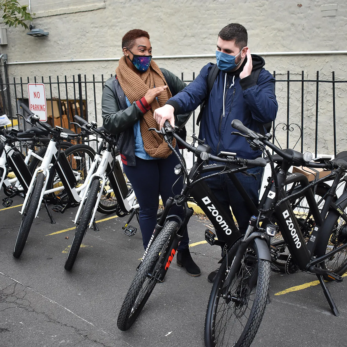 Shakira Hart, a landscape supervisor, is one of the frontline workers benefiting from a new e-bike subsidy project. Photo by Andrew Hawkins / The Verge